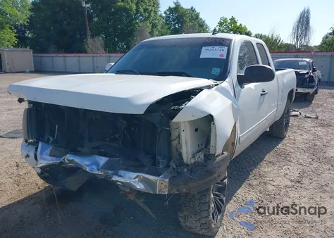 2010 Chevrolet Silverado 1500 Ls z USA, uszkodzony, nr VIN 1GCSCREA9AZ180226